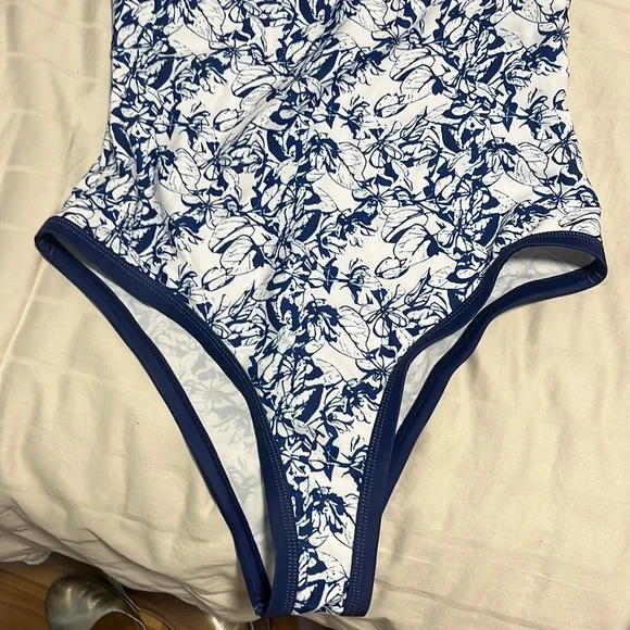 Bathing suit - Picture 4 of 7